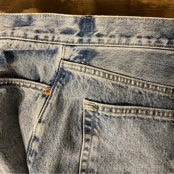 Topshop Editor Light Wash Distressed Jeans - Picture 14 of 15